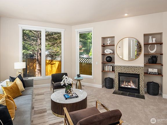 4th image of 4600 Green Lake Way N