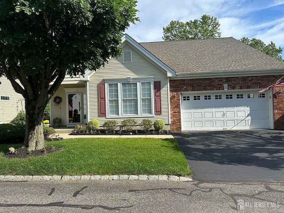 1st image of 17 Burholme Dr