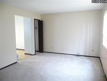 3rd image of 832 & 834 Loomis Ave