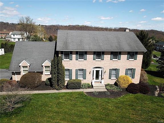 3rd image of 1124 Sherwood Dr