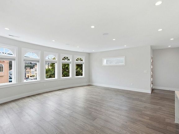 3rd image of 739 Huron Ave