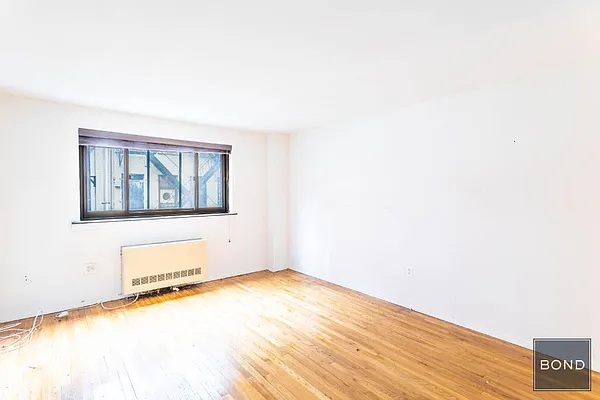 Rented by Bond New York | media 28