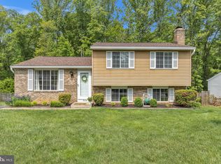 9124 Fox Lair Dr, Burke, VA 22015