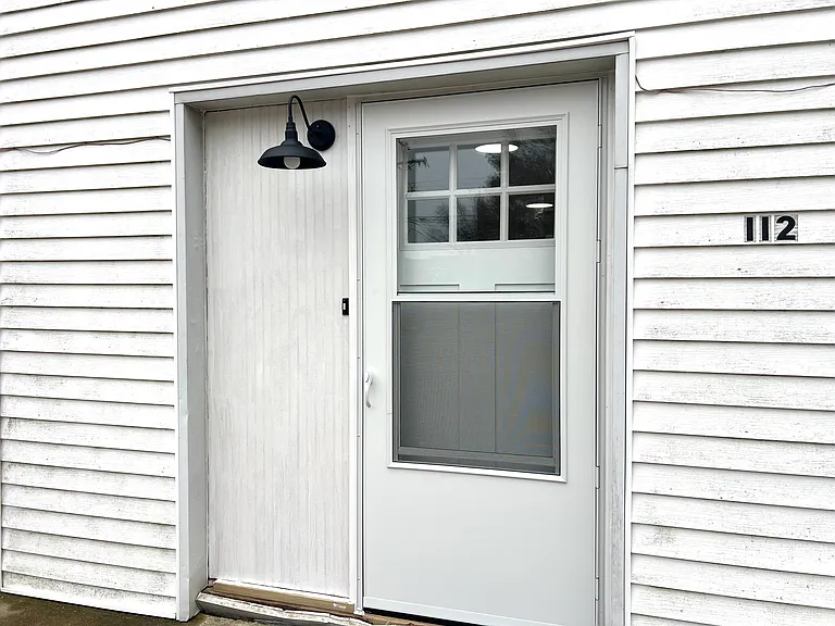 112 E Somers St — Photo 16