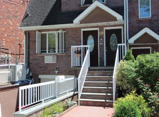 6922 59th Dr FLOOR 2, Maspeth, NY 11378