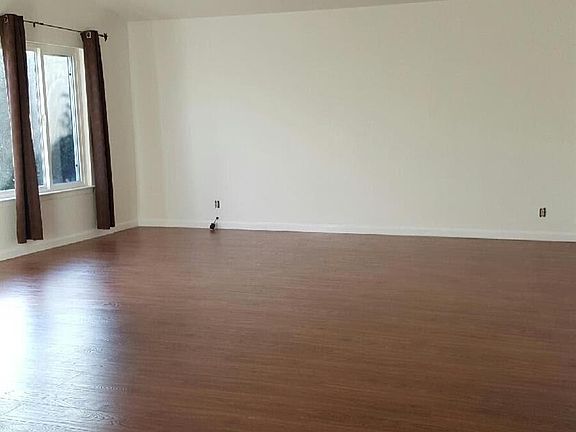 2nd image of 936 Emily Avenue