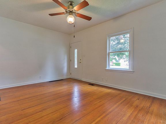 4th image of 2305 E Virginia St