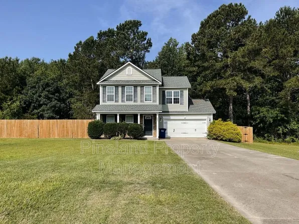 395 Americana Dr, Raeford, NC 28376