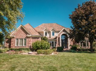 802 N Pinyon Ct, Hartland, WI 53029