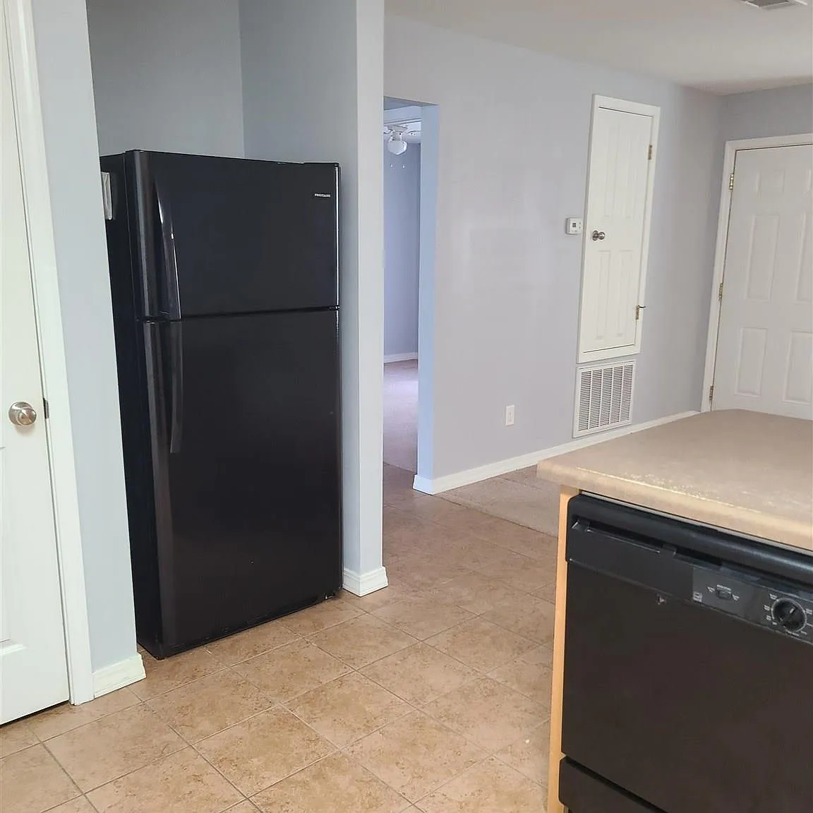 2 bed, 1.0 bath, 795 sqft, $875 — Photo 4