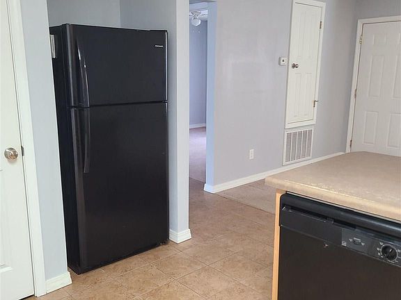 4th image of 1421 N 61st Ave #501
