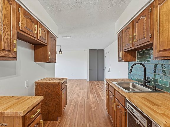 5th image of 25735 Lorain Rd Unit 210