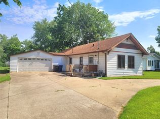 10 E Watrous Ave, Des Moines, IA 50315