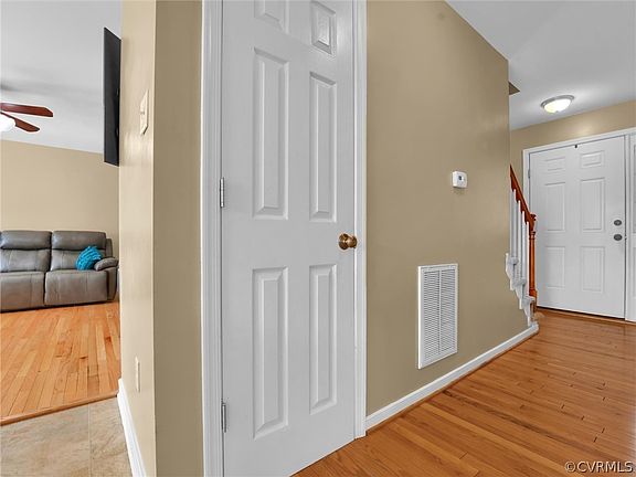 4th image of 6893 Oakrise Ln