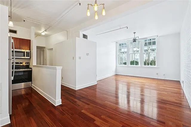 2 bed, 1.5 bath, 904 sqft, $1,850 — Photo 3