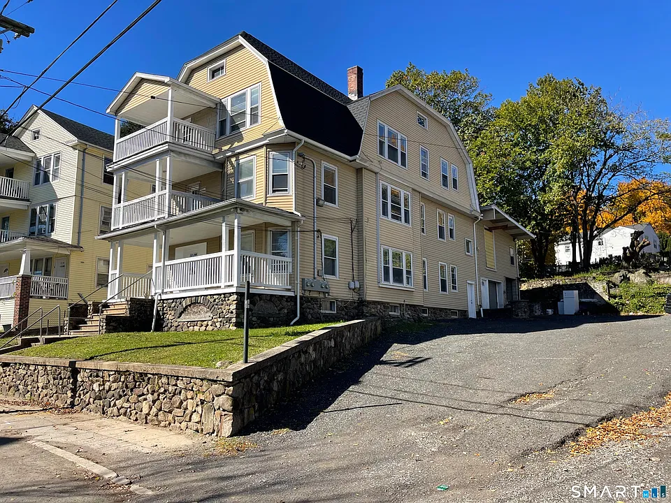181 Easton Ave #1