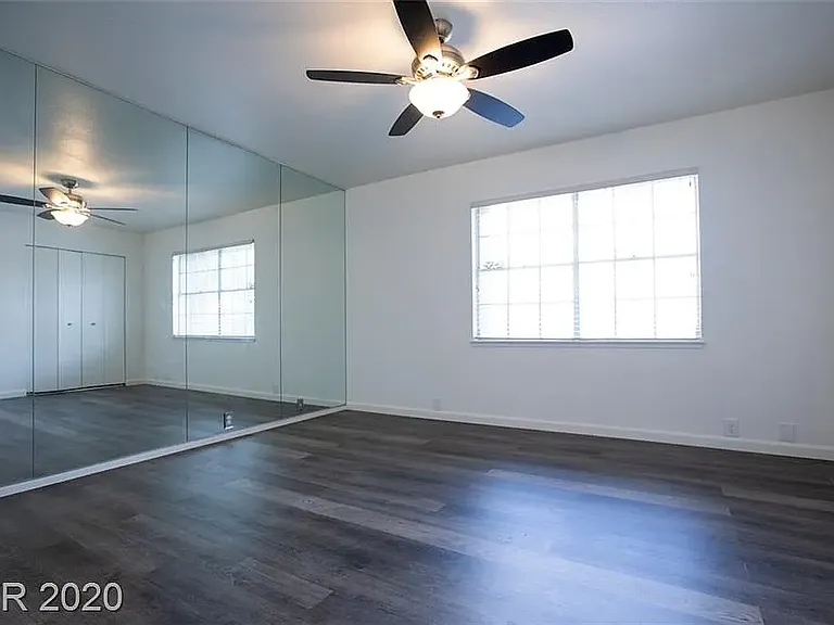 1125 Vegas Valley Dr — Photo 16