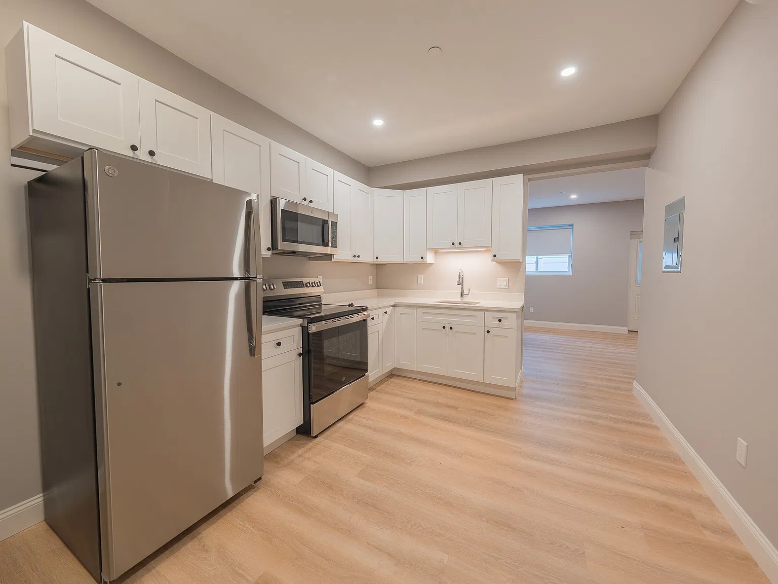 1 bed, $2,300 — Photo 2