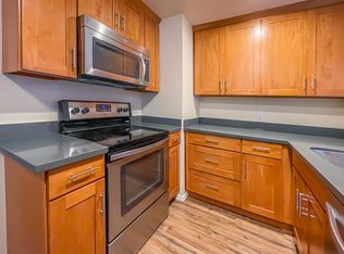 206 Burnett Ave N #2, Renton, WA 98057