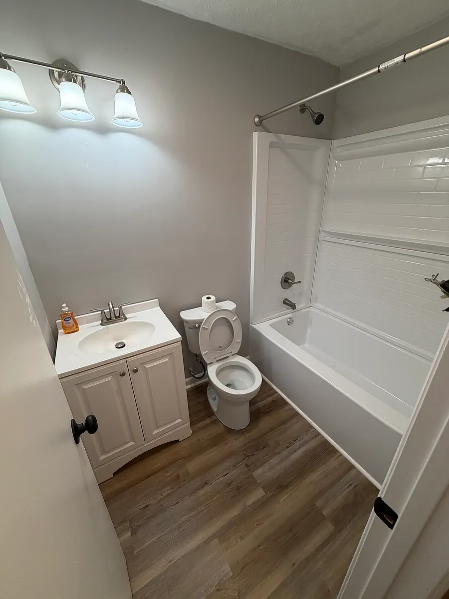 Building Photo - 703 Hudson St #1