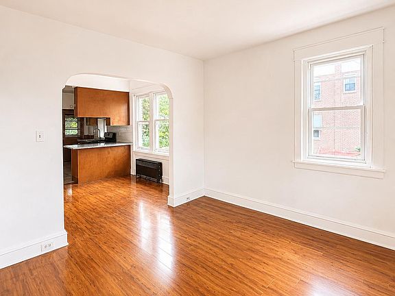 3rd image of 4416 Unruh Ave