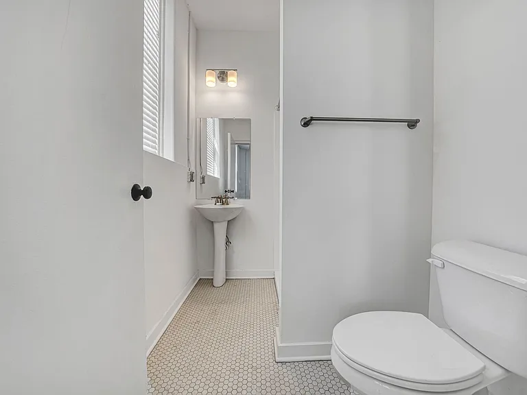 The Diamond Hill Lofts — Photo 16