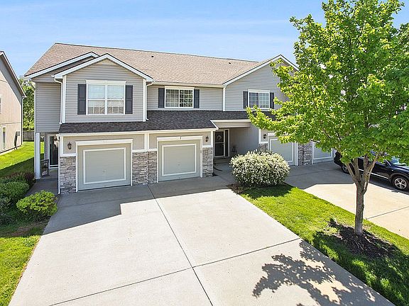 2nd image of 612 SW Shadow Glen Ct