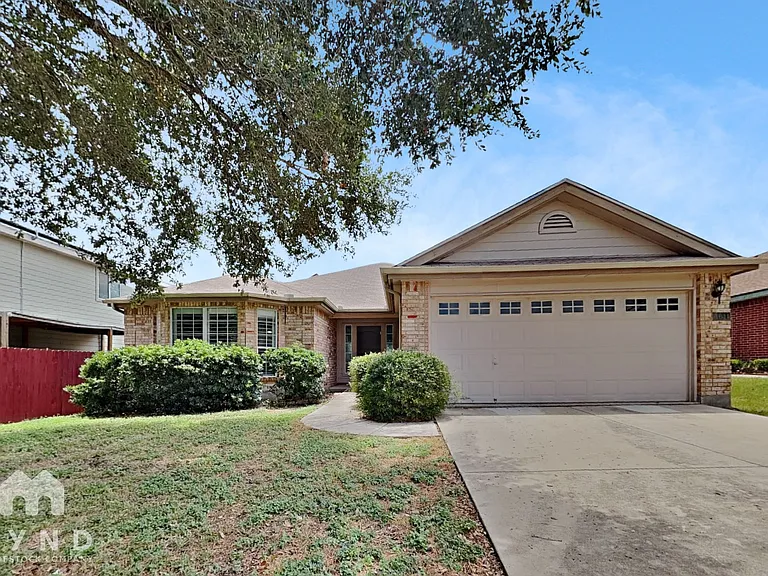 4611 Echo Lake Dr — Photo 1