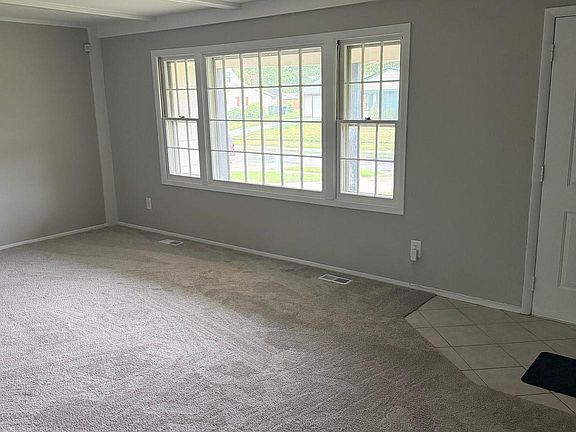 4th image of 111 Edge Ln