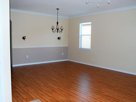 3rd image of 1840 Centennial Ave