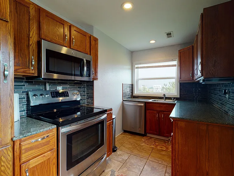 108 Hawkins Creek Ln — Photo 20