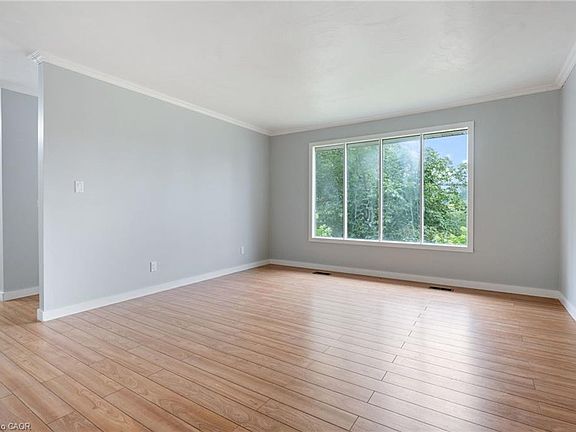 2nd image of 11 Glenda St