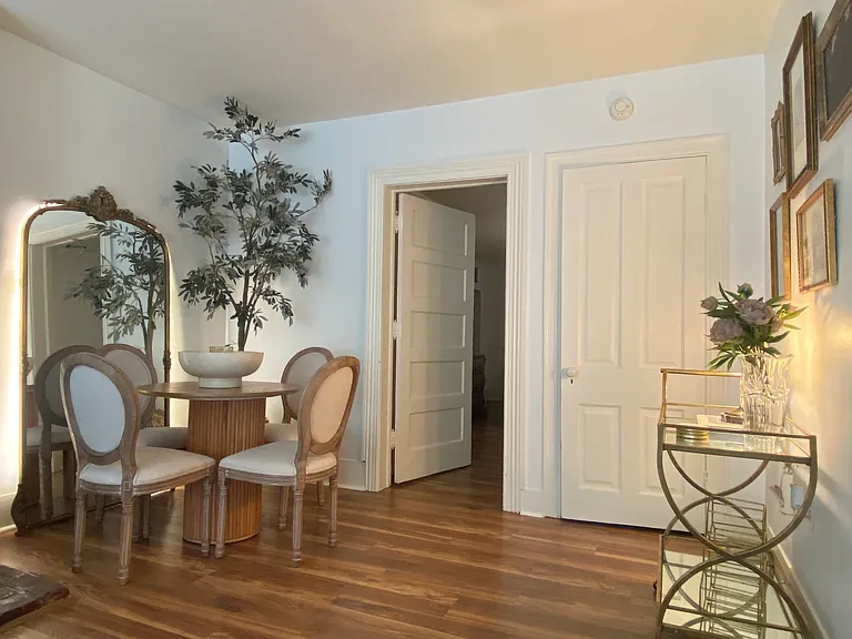 512 Constitution Ave NE #B — Photo 16
