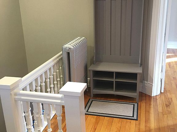 Coat rack and shoe bench.