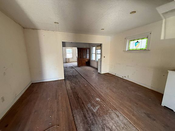 3rd image of 6659 75th St