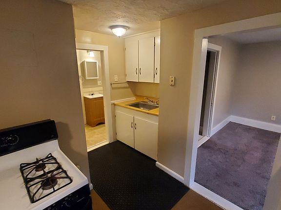 5th image of 215 Madison St #B