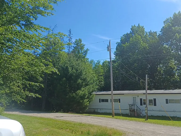 11 Spruce Grove Mob Home Park — Photo 1