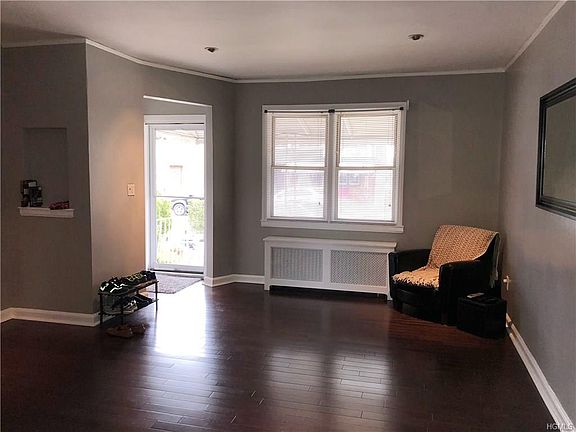 3rd image of 2545 Woodhull Ave