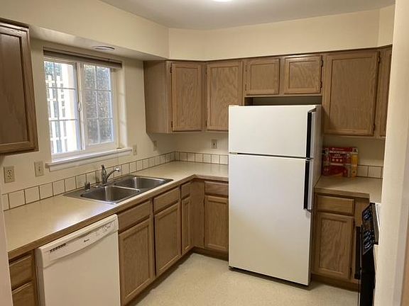 Dishwasher and Disposal, gas range