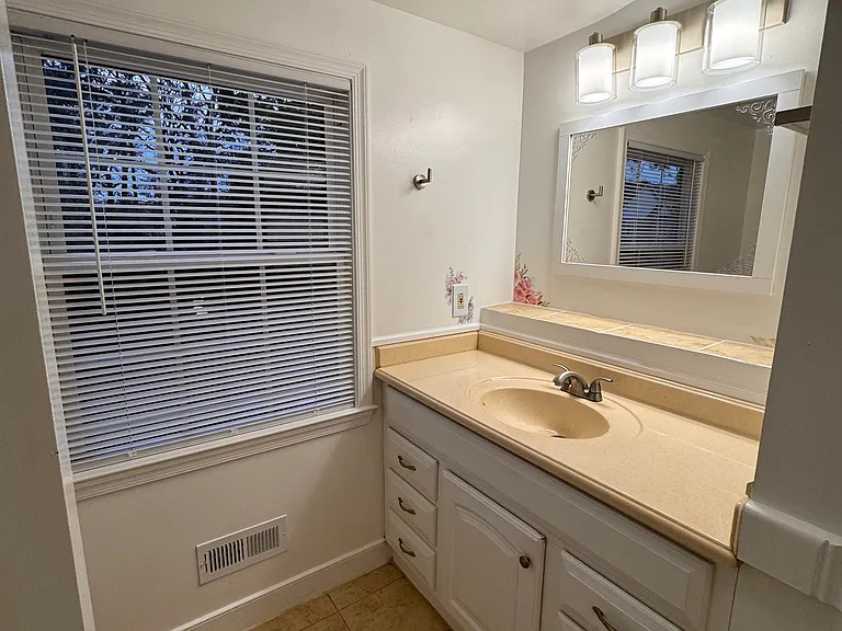 9220 Marlow Ave — Photo 14