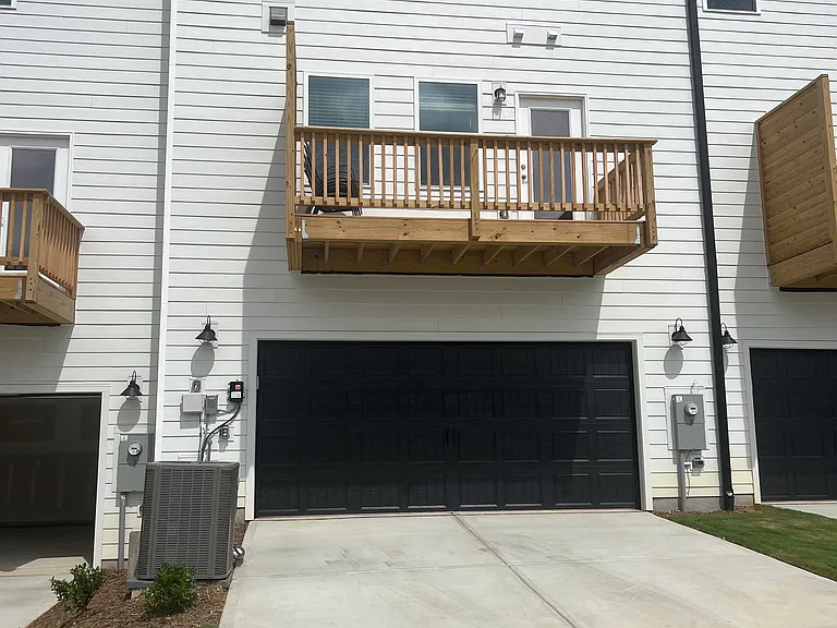1474 Hasse Ave — Photo 5