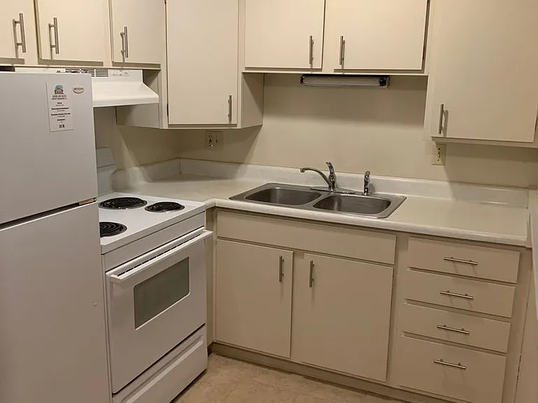 229 N Hancock Ave — Photo 11