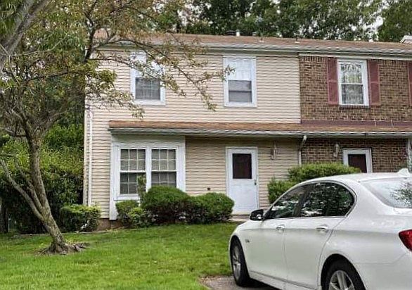 2nd image of 385 Rittenhouse Ct