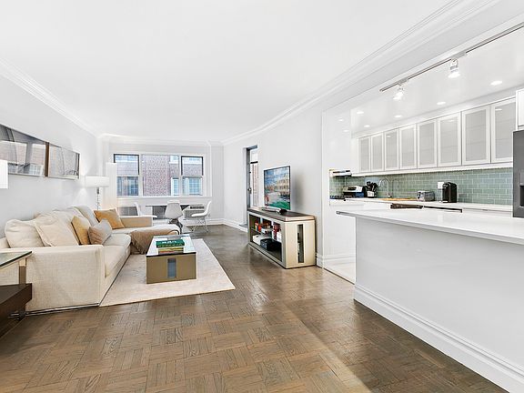 3rd image of 301 E 66th St #8R