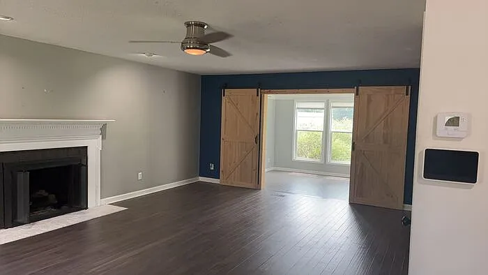3 bed, 3.0 bath, 2218 sqft, $2,500 — Photo 3