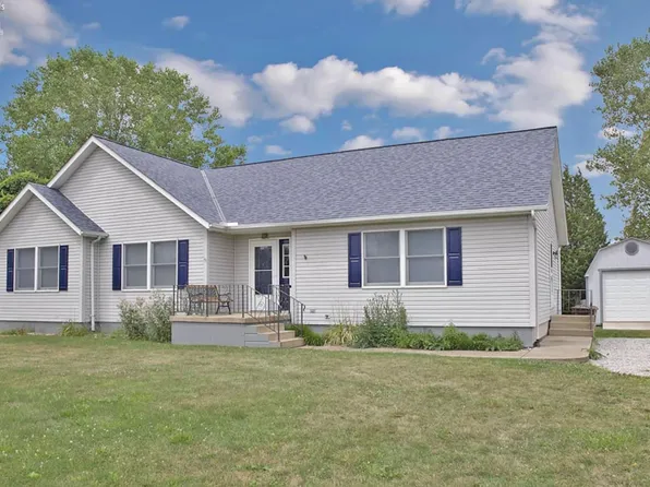 121 Fairview Ln, Kelleys Island, OH 43438