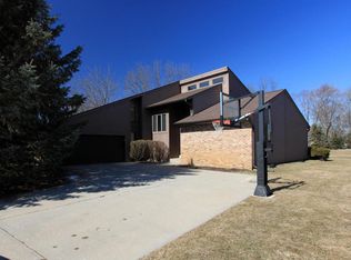 W142S7611 Concord Ct, Muskego, WI 53150