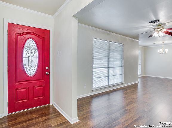 4th image of 3207 Oakleaf Dr