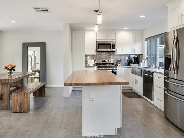 1 Land Fall Ct — Photo 12