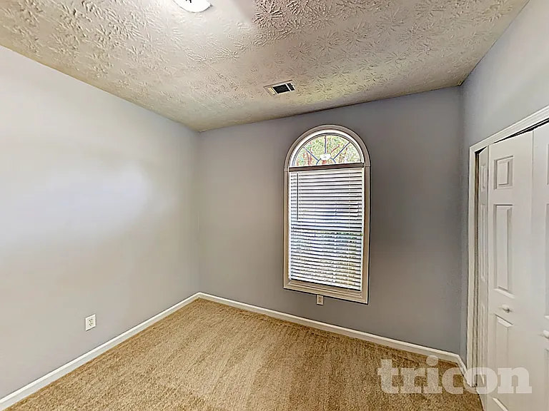 420 Heathcliff Ct — Photo 13